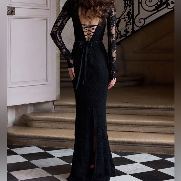 V Chapman the Jules dress in black - Picture 2 of 13